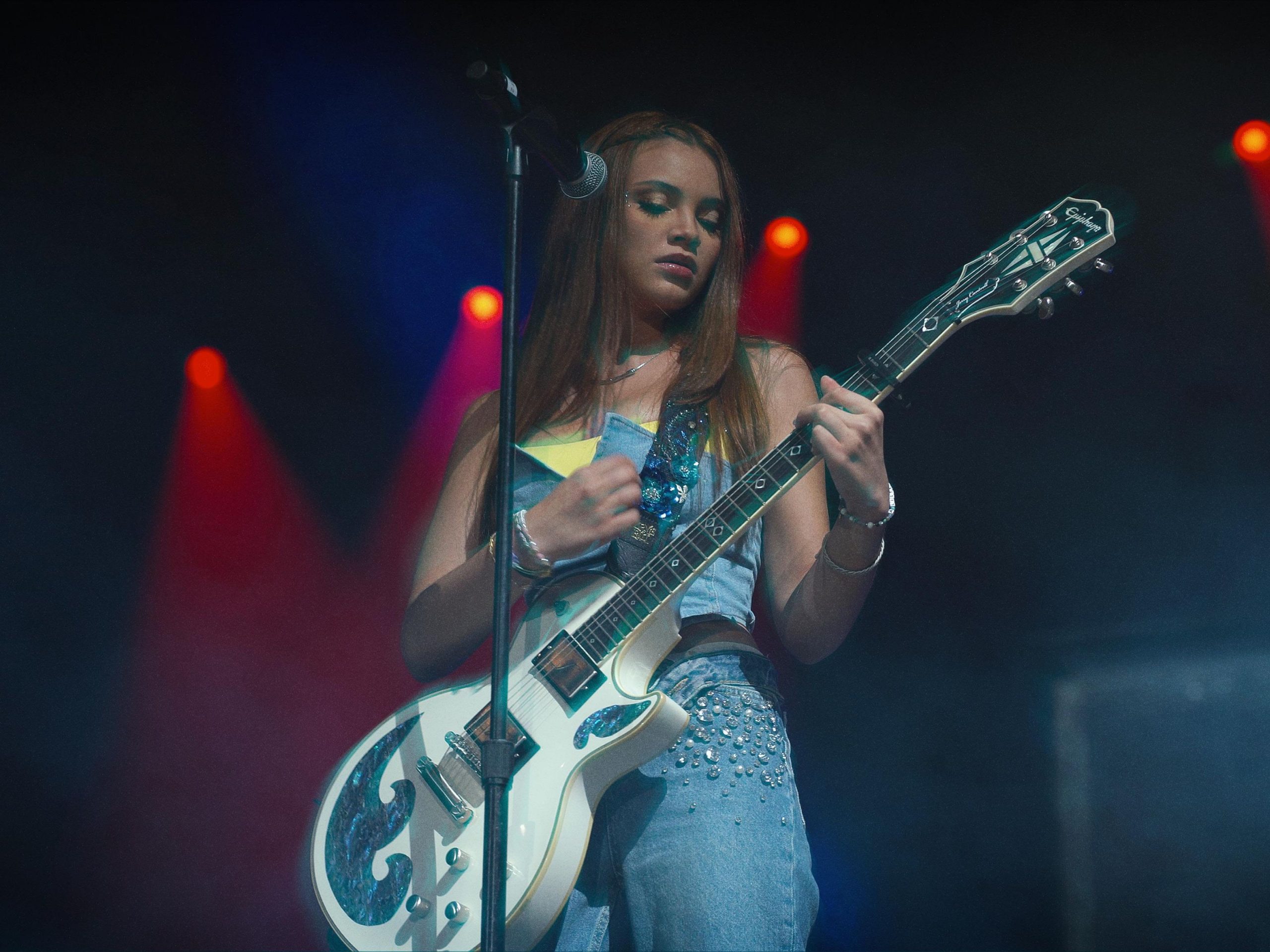 ELENA brilla en casa: abre el concierto de Jesse & Joy en el Coca Cola Music Hall de San Juan. ELENA brilla en casa: abre el concierto de Jesse & Joy en el Coca Cola Music Hall de San Juan.